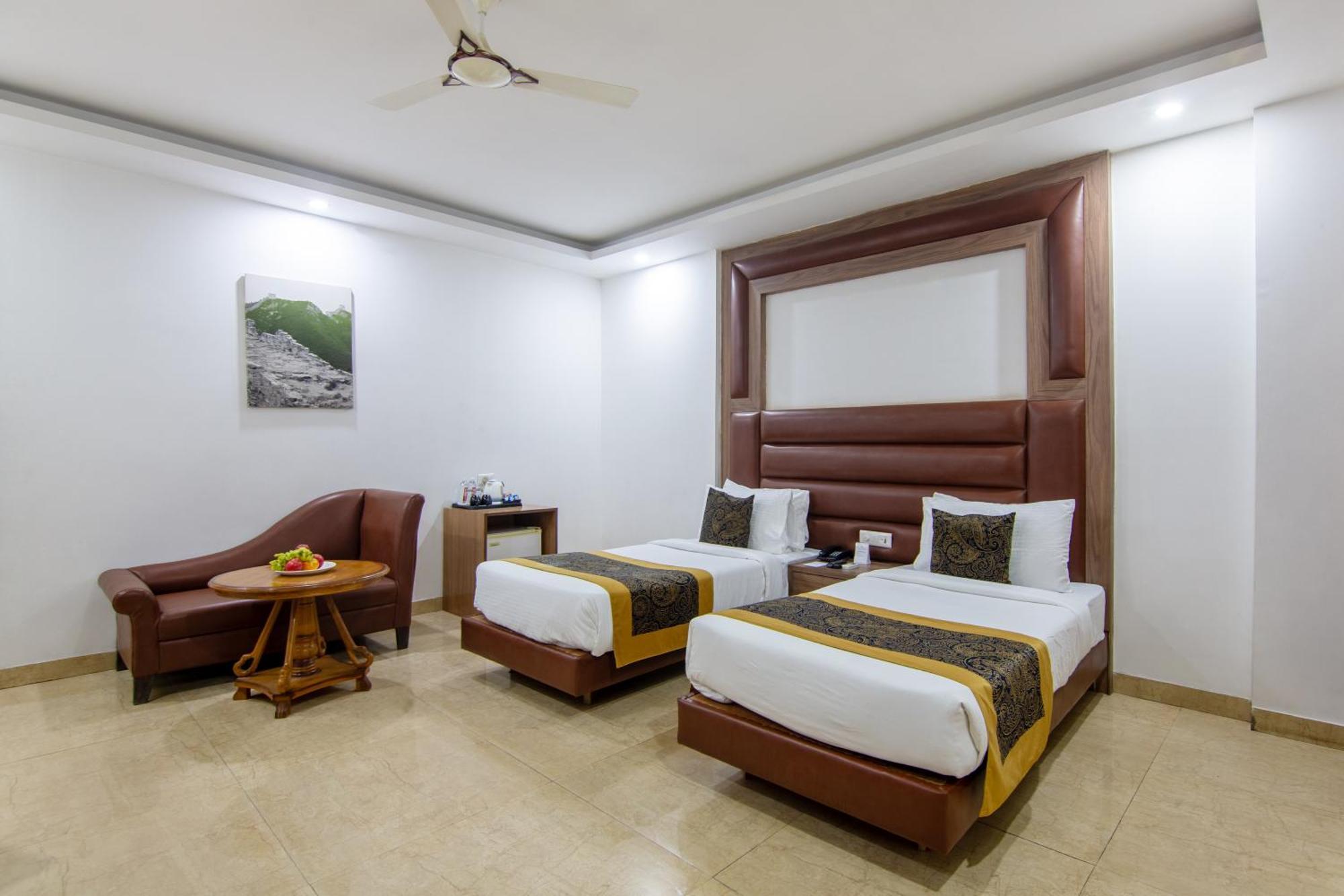 Hotel Lohmod At National Highway 8 - Free Airport Transffer New Delhi Luaran gambar