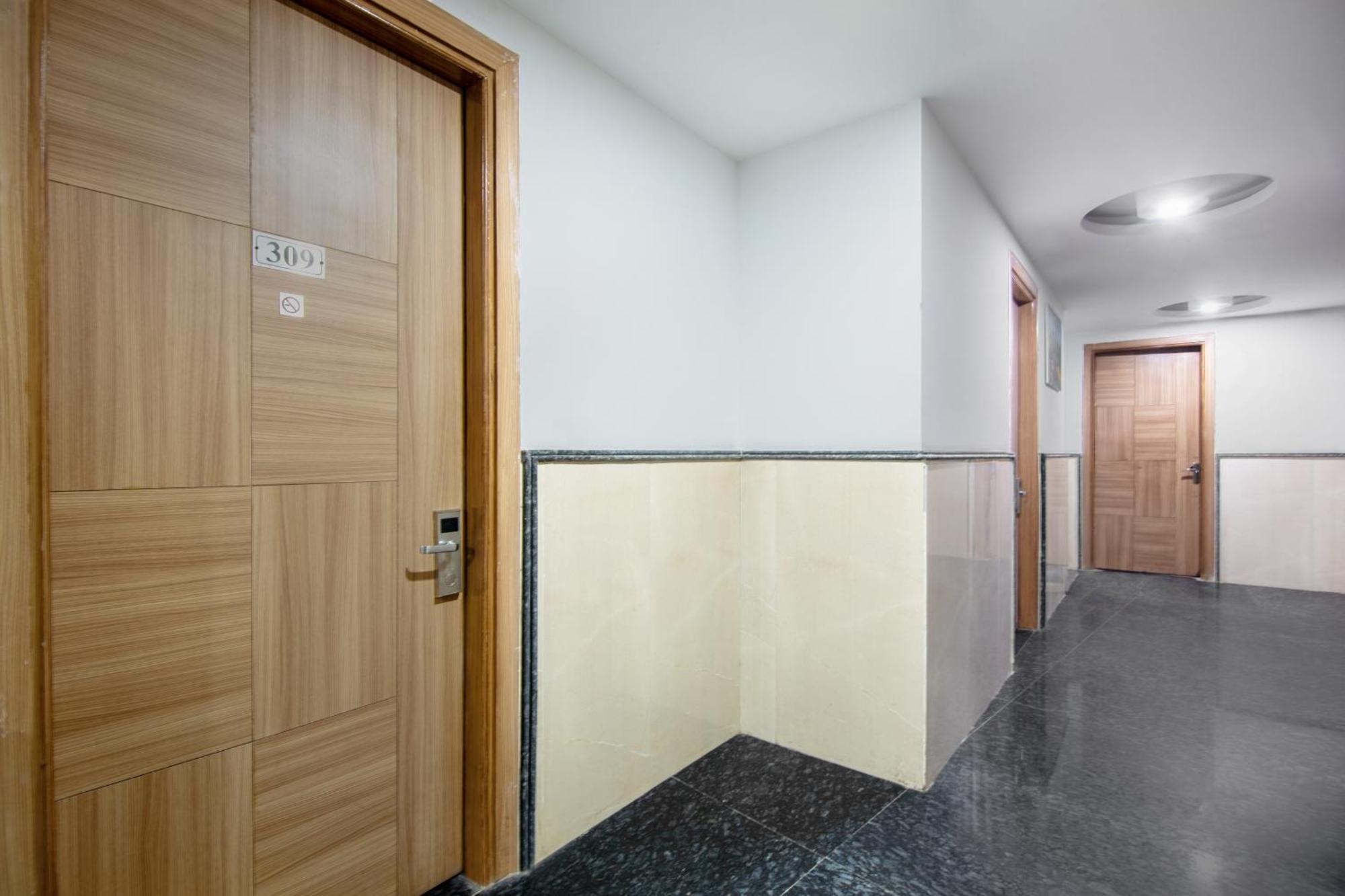 Hotel Lohmod At National Highway 8 - Free Airport Transffer New Delhi Luaran gambar