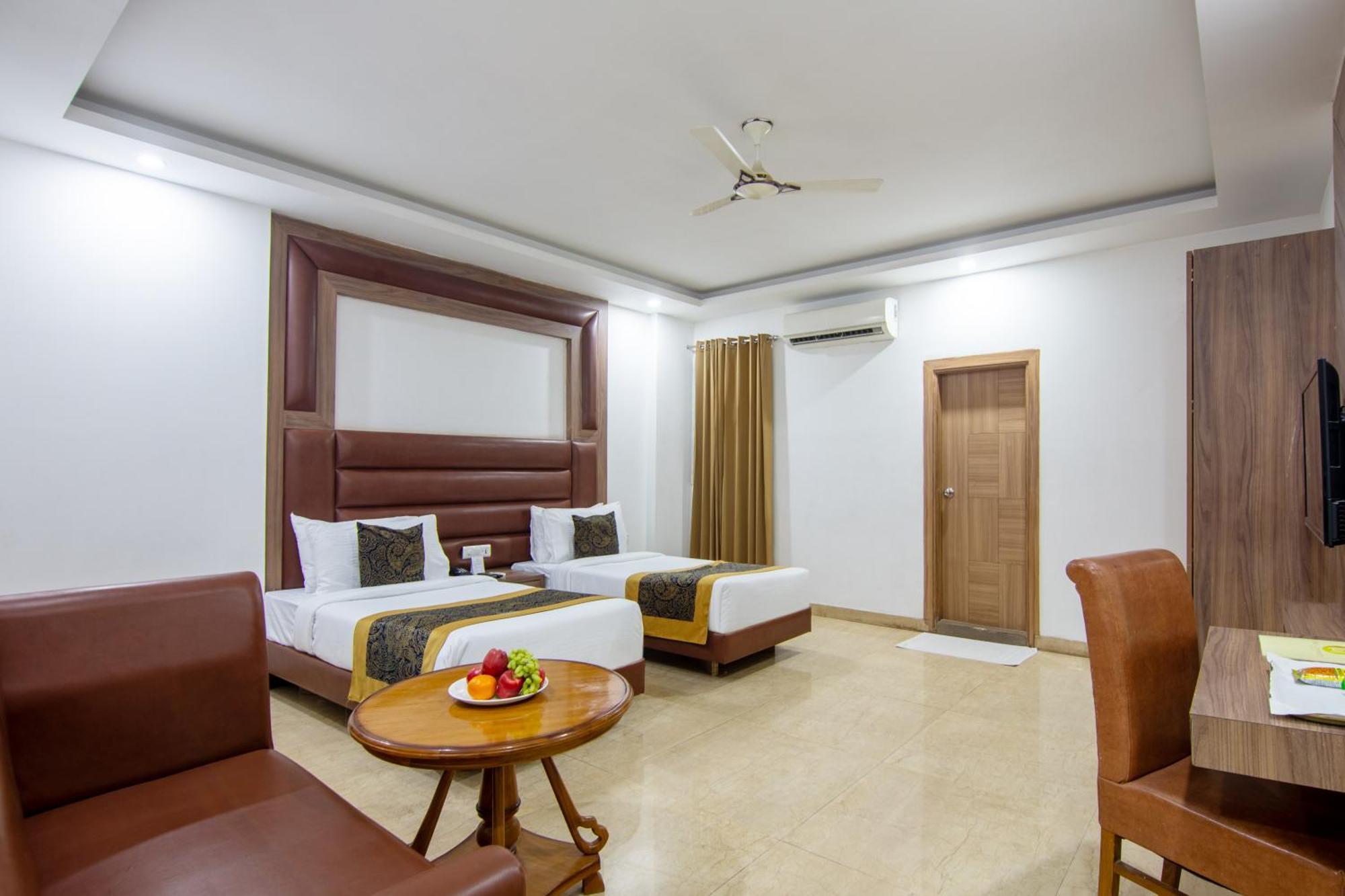 Hotel Lohmod At National Highway 8 - Free Airport Transffer New Delhi Luaran gambar