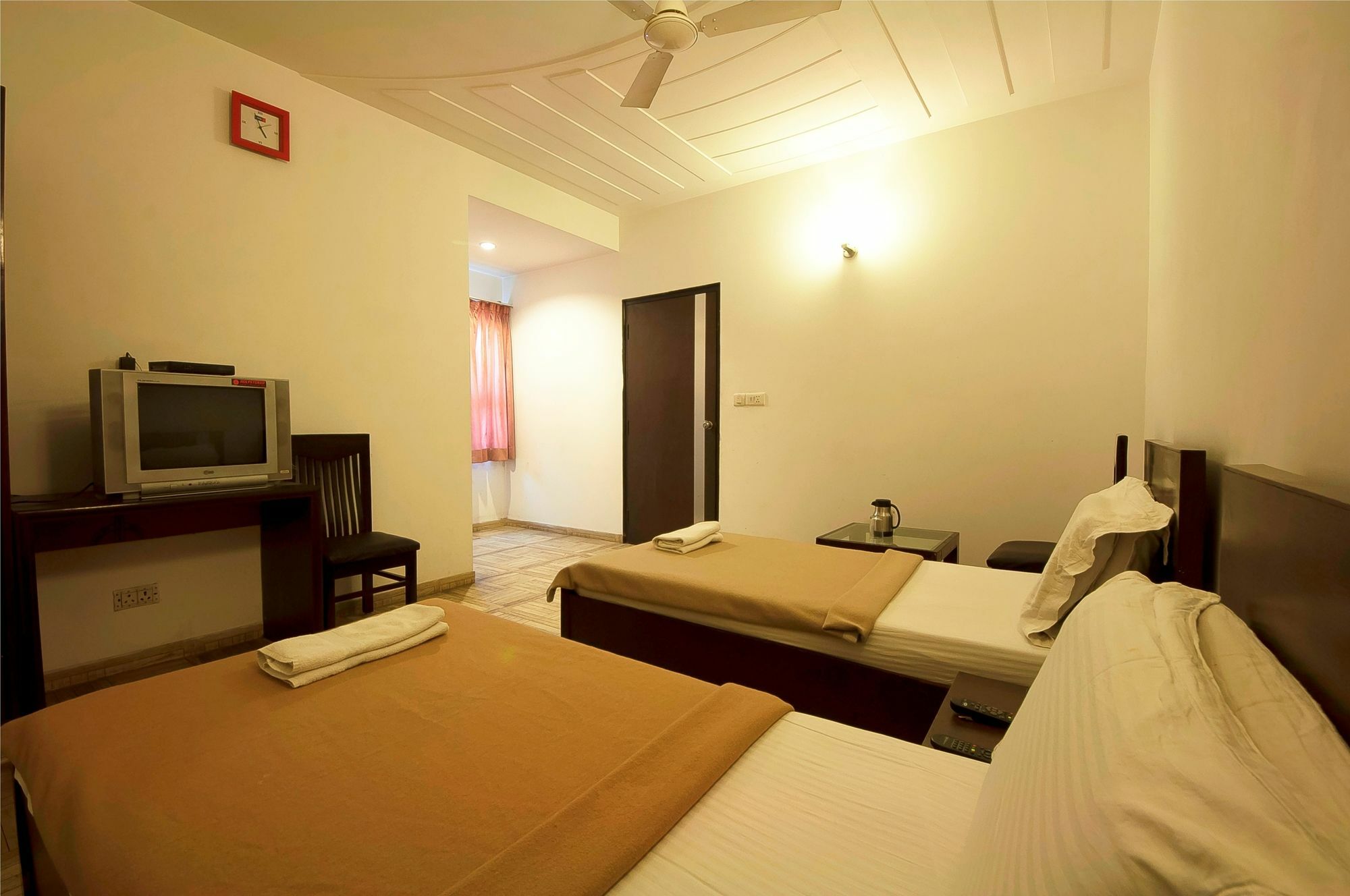 Hotel Lohmod At National Highway 8 - Free Airport Transffer New Delhi Luaran gambar